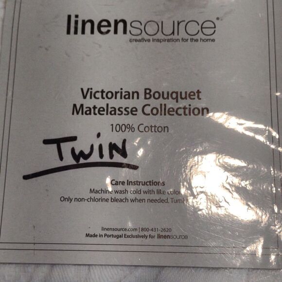 100 % Cotton Matelasse Twin  Bed Cover New - Picture 4 of 5